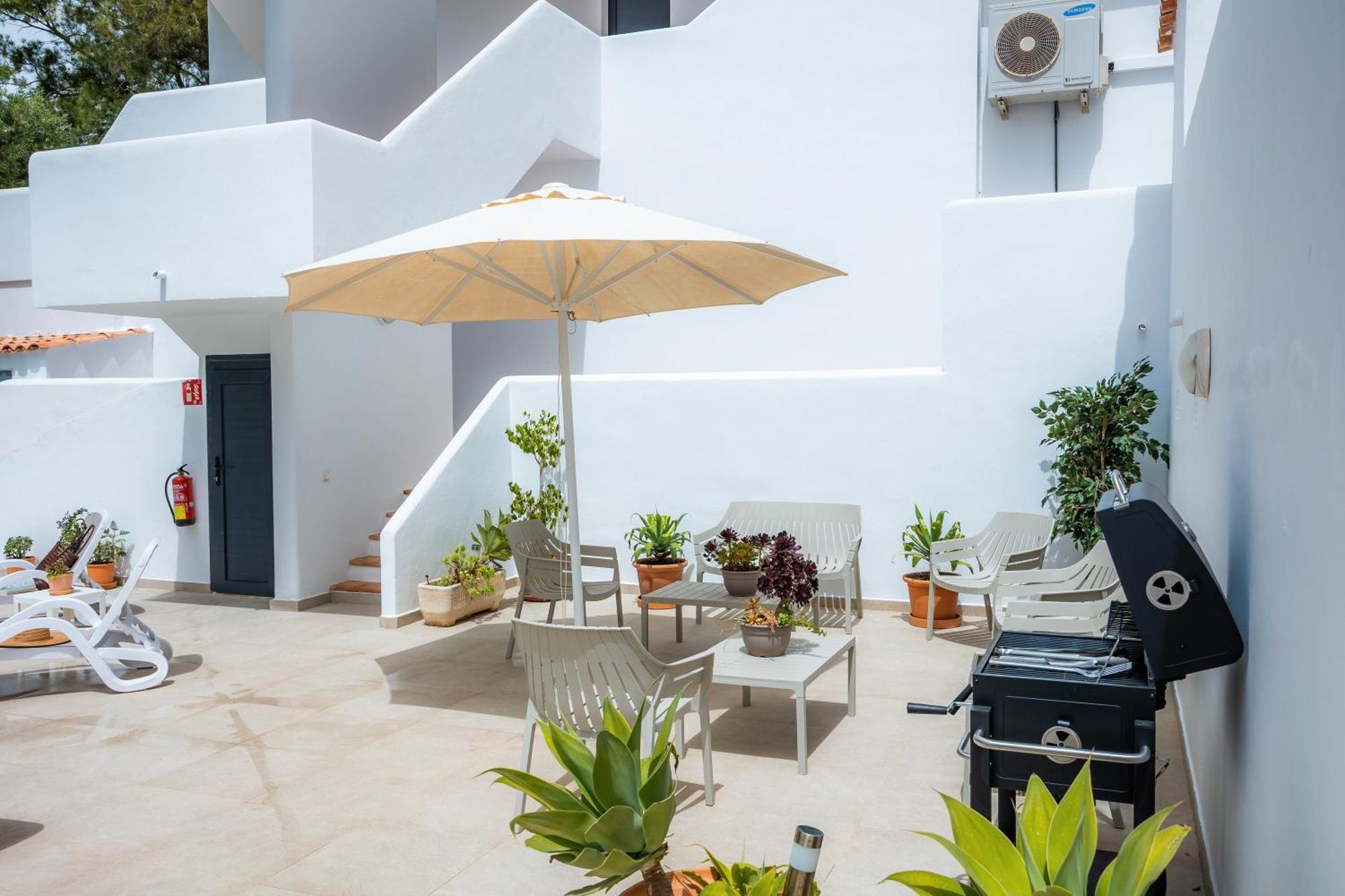 Apartment White 2 *